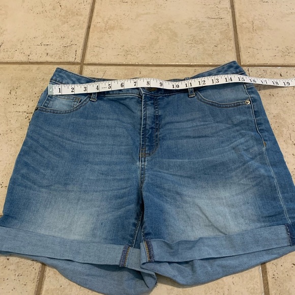 💜 George Blue Denim Jean Cuffed Shorts, Size 8 - Picture 5 of 6
